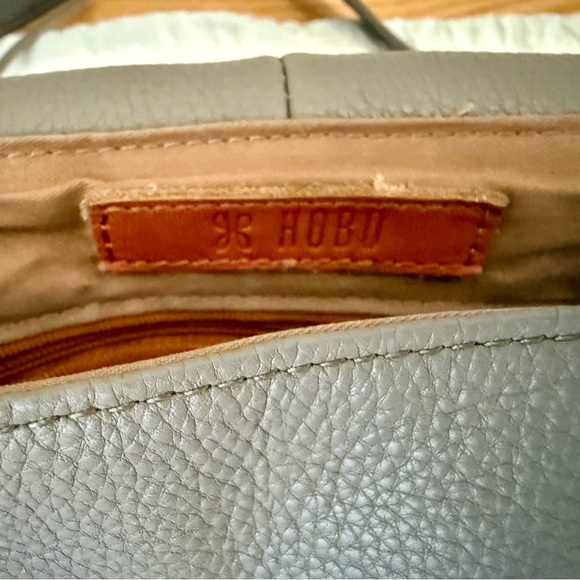HOBO Fern Messenger Crossbody Leather Bag in Graphite - Picture 3 of 7